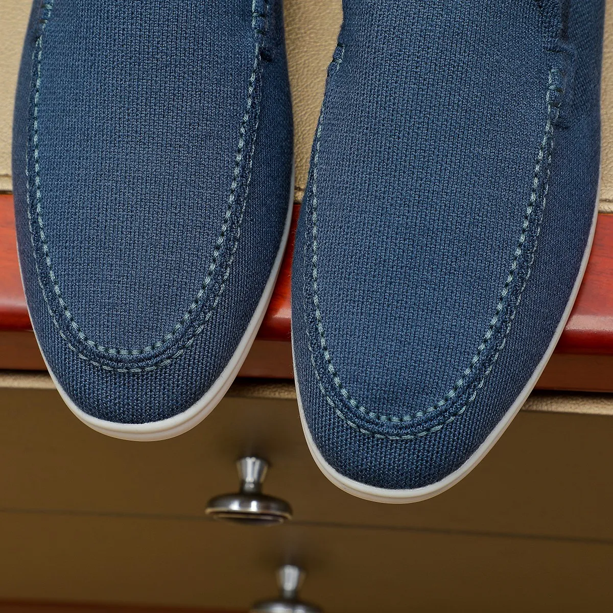 Men's Men's Shoes 💰 400 Loro PIana moccasin made of wish wool fabric. The upper is made of knitted fabric, made on a loom, and then attached to a rubber sole. The Rain System's water-repellent treatment enhances the shoe's functional design, while the suede details give the shoe a sense of elegance and sophistication. Made from Wish, fine wool from Australian and New Zealand Merino sheep 38-44